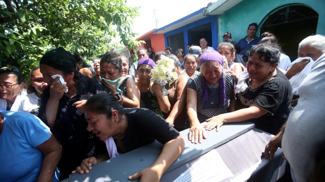 Korban tewas gempa Meksiko siap dimakamkan (Foto: REUTERS/Edgard Garrido)