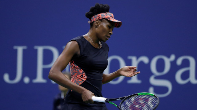 Venus Williams kala ditekuk Sloane Stephens. (Foto: Reuters/Mike Segar)