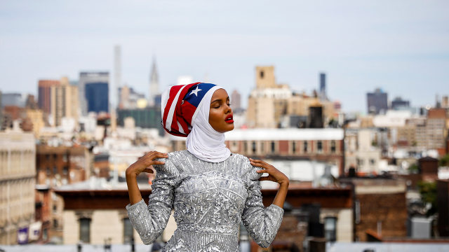 Halima Aden (Foto: REUTERS/Brendan McDermid)