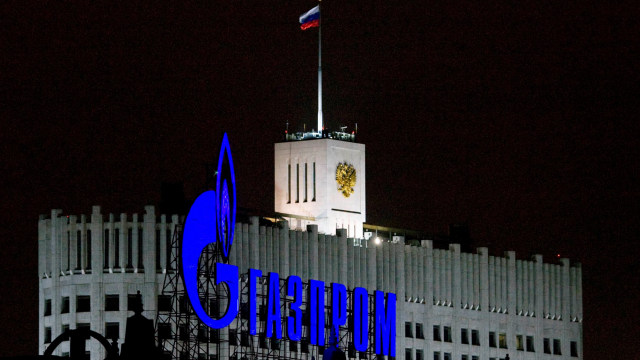 Logo Gazprom di Gedung Putih Moskow. (Foto: Reuters)