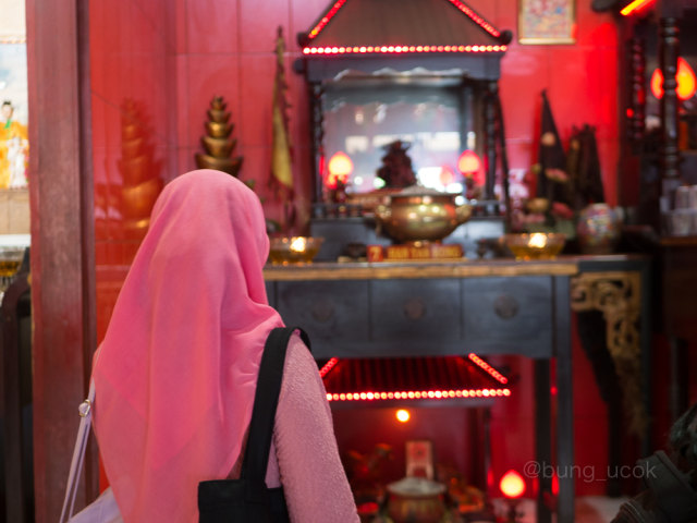 Lelaki Muslim yang Menjaga Klenteng (4)