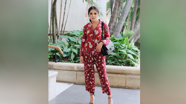 Nindy saat mengenakan piyama (Foto: Instagram/@nindyparasadyharsono)