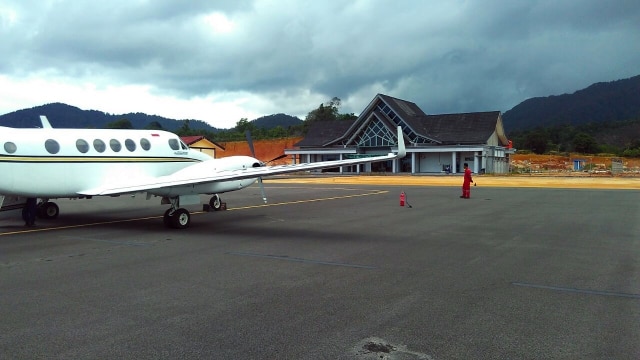 Bandara Letung di Kab. Kepulauan Anambas (Foto: Dok. Djoko Setijowarno)