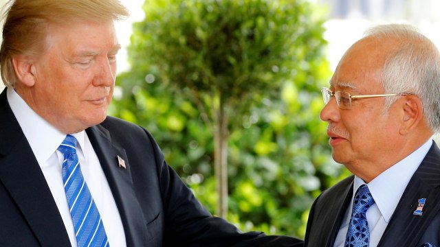 Pertemuan Trump dengan PM Malaysia Najib Razak (Foto: REUTERS/Jonathan Ernst)