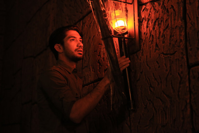 Reza Rahadian dalam film Gerbang Neraka. (Foto: Dok.  Legacy Pictures)
