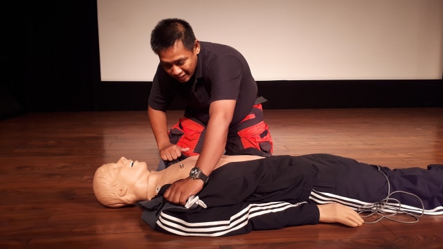 Langkah Penanganan CPR (Foto: Luthfa Nurridha/kumparan)