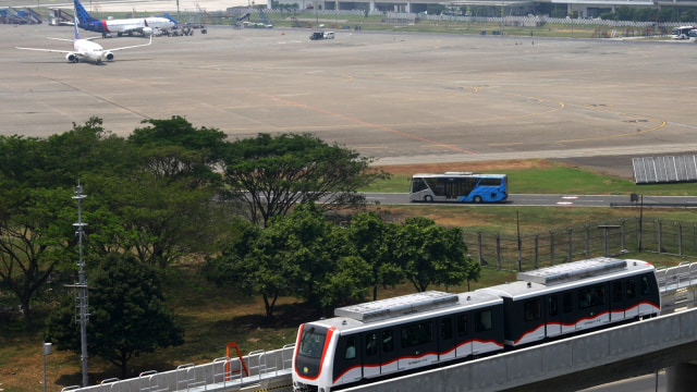 Skytrain di Bandara Soekarno Hatta (Foto: Antara/Muhammad Iqbal)