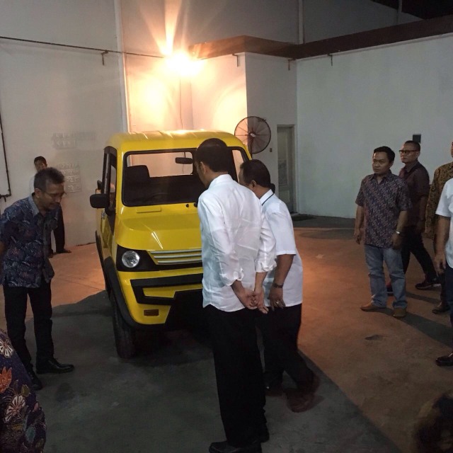 Jokowi tinjau pabrik mobil Kiat (Foto: Dok. Istimewa)