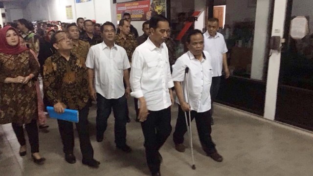 Jokowi tinjau pabrik mobil Kiat  (Foto: Dok. Istimewa)