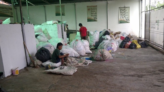 Mengolah Sampah Apartemen dengan Konsep Green Waste (3)