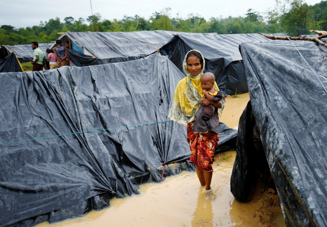 Banjir di tenda pengungsi Rohingya. (Foto: REUTERS/Mohammad Ponir Hossain)