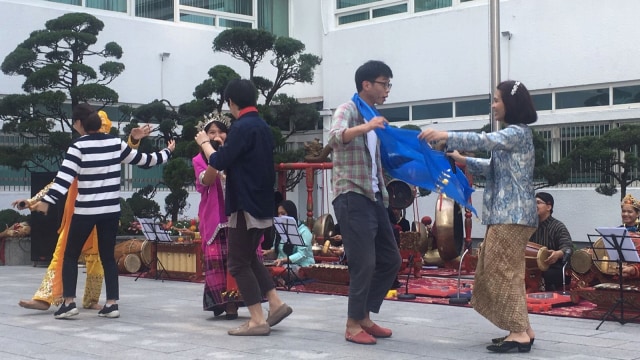 Kelas Gamelan bagi Warga Korea (Foto: M Aji Surya)