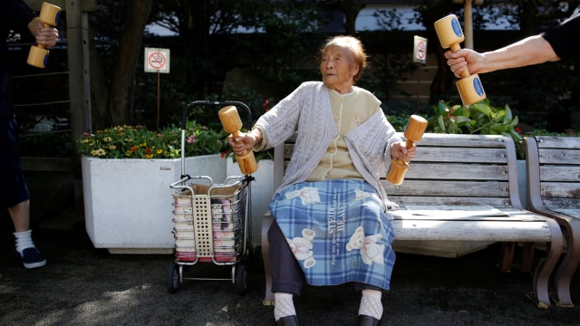 Hari Penghormatan Orang Lanjut Usia di Jepang (Foto: REUTERS/Toru Hanai)