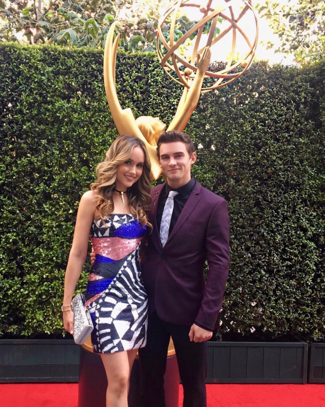Cinta Laura dan Michael Johnston di Emmy Awards (Foto: Instagram @claurakiehl )
