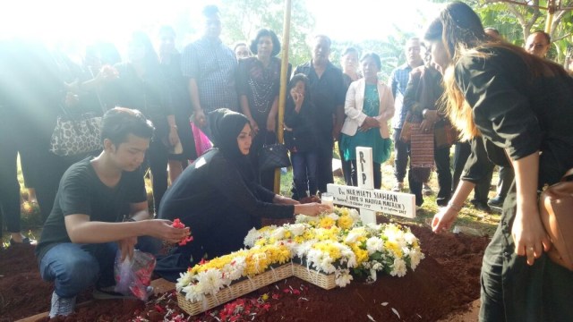 Pemakaman Ibu Natalie Sarah (Foto: DN. Mustika Sari/kumparan)