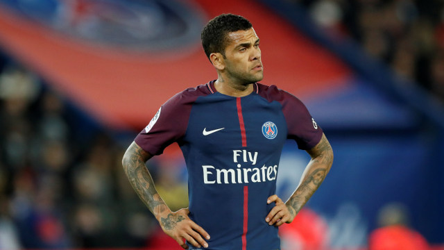 Dani Alves ingin pulang ke Barcelona.  Foto: Reuters/Gonzalo Fuentes