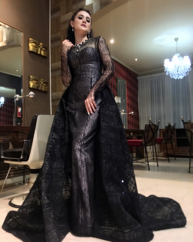 Mulan Jameela tampil anggun (Foto: Instagram @mulanjameela1)