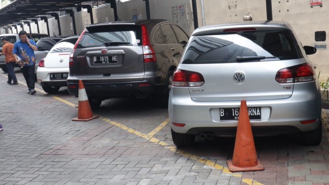 Kondisi mobil sitaan di Gedung KPK (Foto: Fanny Kusumawardhani/kumparan)