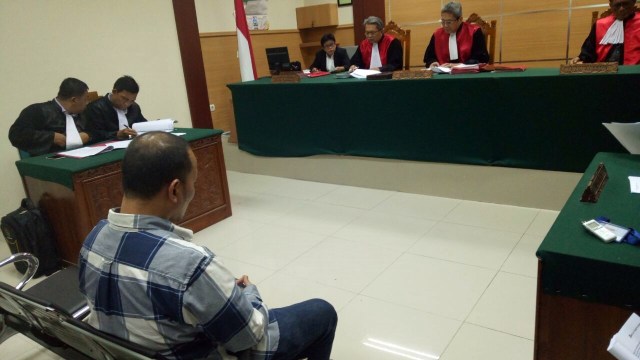 Iwa K di Pengadilan Tangerang (Foto: Prabarini Kartika/kumparan)