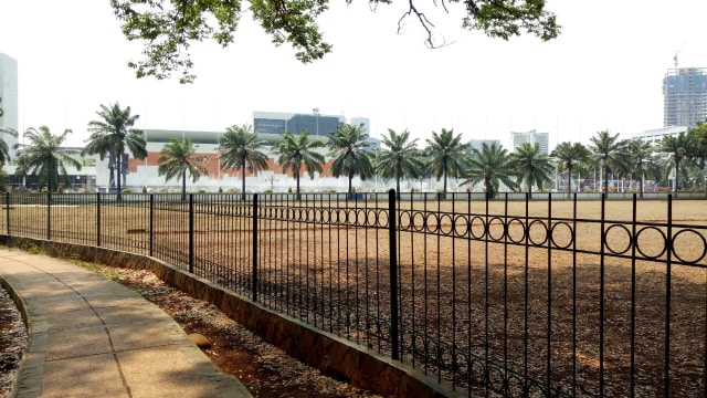 Area rencana alun-alun demokrasi (Foto: Ferio Pristiawan/kumparan)