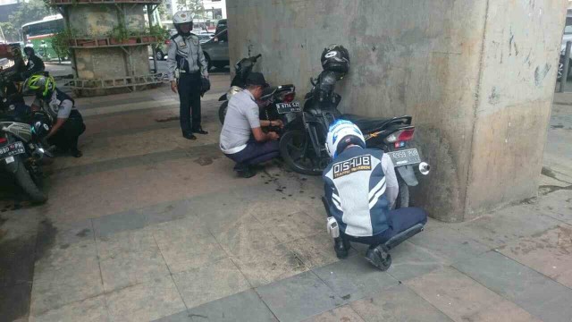 57 Kendaraan di  Jl Satrio ditindak Satpelhub Kec Setia Budi