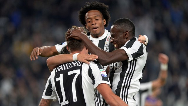Para pemain Juventus merayakan gol. (Foto: Stringer/Reuters)