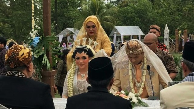 Pernikahan Vicky Shu (Foto: IG Story / @vivithalib)