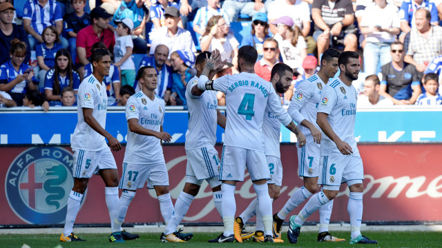 Para pemain Real Madrid merayakan gol. (Foto: Reuters/Vincent West)