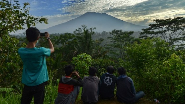 Gunung Agung, Bali (Foto: Sonny Tembelaka/AFP)