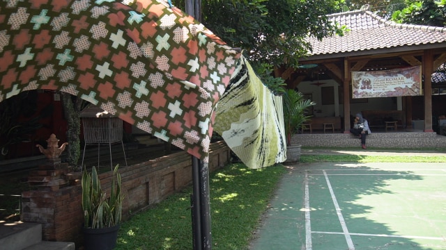 Batik Sedang Dianginkan