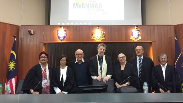 Tujuh Hakim Peoples Tribunal Myanmar (Foto: Dok. Pribadi Nursyahbani Katjasungkana)