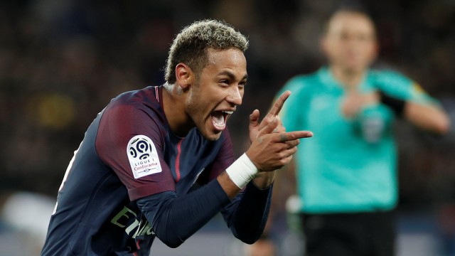 Neymar sudah bisa merumput. (Foto: Reuters/Benoit Tissier)