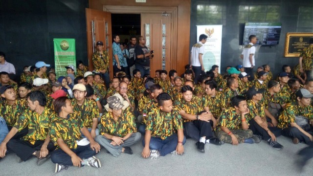 Massa angkatan muda Partai Golkar.  (Foto: Marcia Audita/kumparan)