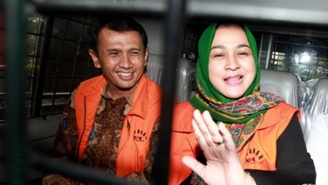 Gatot dan Evi di KPK (Foto: ANTARA/Muhammad Adimaja)