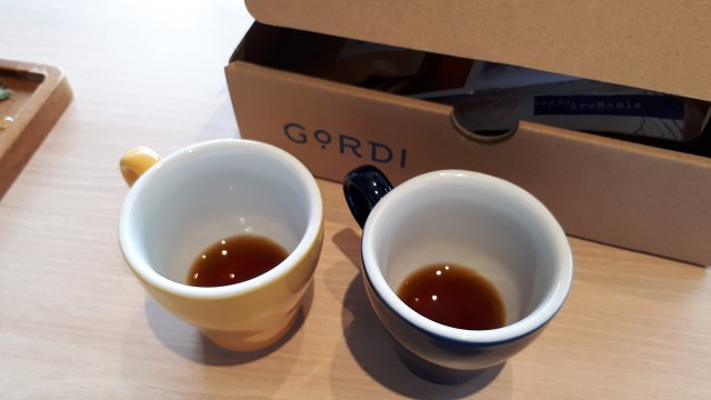Dua jenis kopi yang diseduh.  (Foto: Luthfa Nurridha/kumparan)
