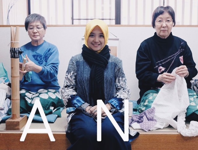 Putri Komar saat belajar Shibori di Jepang (Foto: Ig/@shibotik.id)