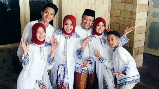 Keluarga Komar (Foto: Ig/shibotik.id)