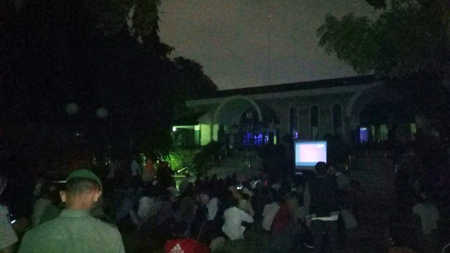 Suasana nobar G30S Masjid Sunda Kelapa (Foto: Fadjar Hadi/kumparan)