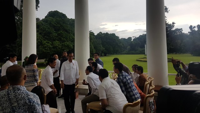 Jokowi Ngopi Sore di Istana Bogor (Foto: Yudhistira AS/kumparan)