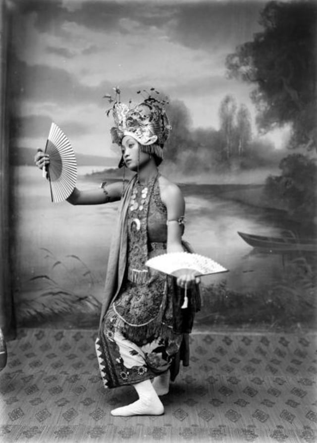 Potret Penari Gandrung Masa Lalu (Foto: Wikimedia Commons)
