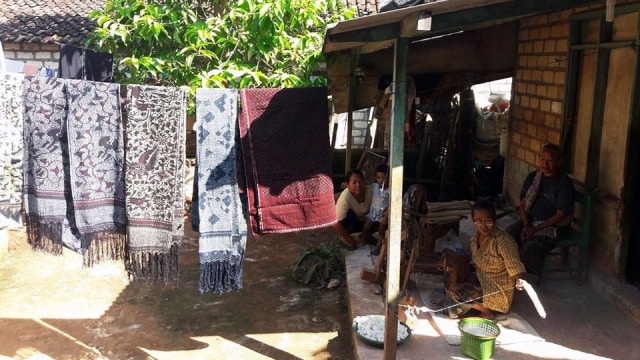 Batik Tenun GedogTuban. (Foto: Dok. Fajar Ciptandi)