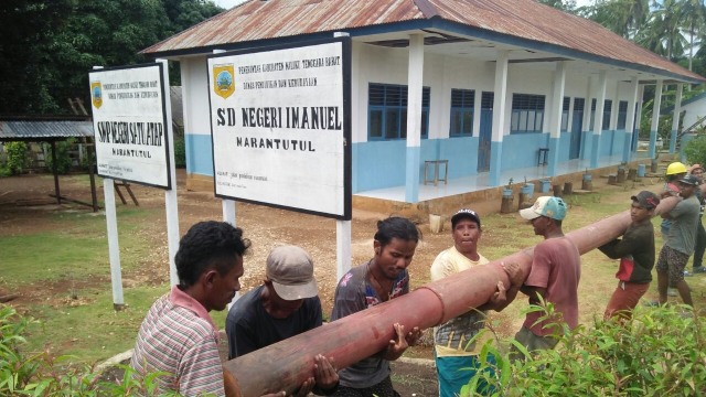 PLN terangi desa-desa di Maluku (Foto: PLN)