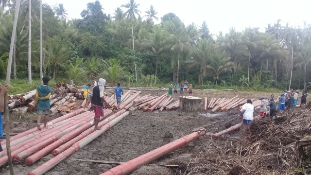 PLN terangi desa-desa di Maluku (Foto: PLN)