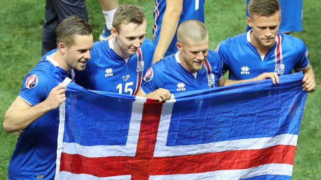 Para pemain Islandia di Euro 2016. (Foto: Valery Hache/AFP)