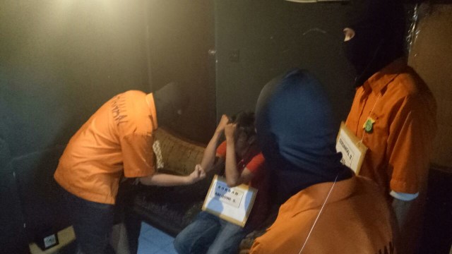 Rekonstruksi pengeroyokan pencuri vape di Benhil (Foto: Diah Harni/kumparan)