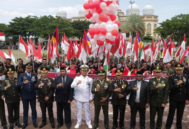 Dirgahayu Ke-72, Rakyat Aceh Semakin Dekat Dengan TNI (2)