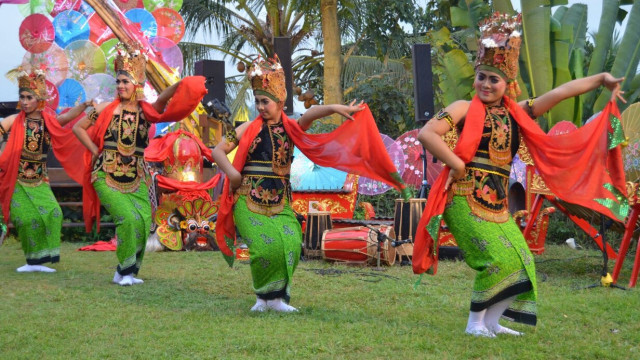 Tari Gandrung Sewu di Ijen Summer Jazz 2017 (Foto: DN Mustika Sari/kumparan)