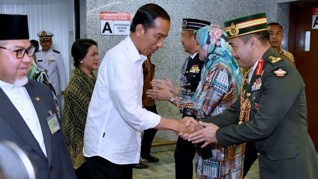 Jokowi di Bandara Seri Begawan, Brunei Darussalam (Foto: Dok. Biro Pers Setpres)