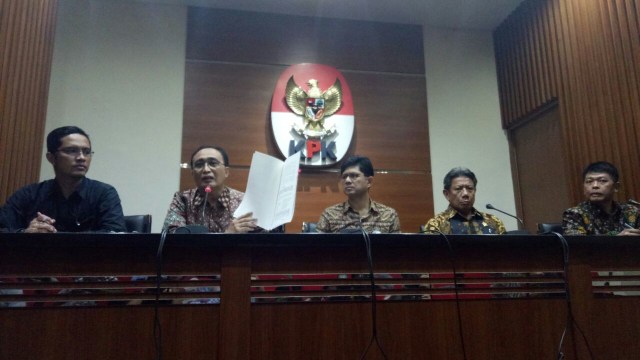 Konferensi Pers OTT Hakim dan Anggota DPR