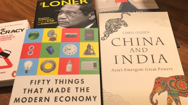 5 buku yang dibeli JK di toko buku Bandara Changi (Foto: Dok. Jubir Wapres Husain Abdullah)
